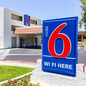 2* Hotel 6 Tempe, Az Phoenix Airport Priest Dr